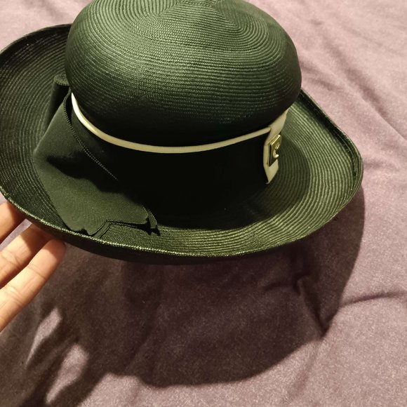 Womans Hat - Picture 2 of 4